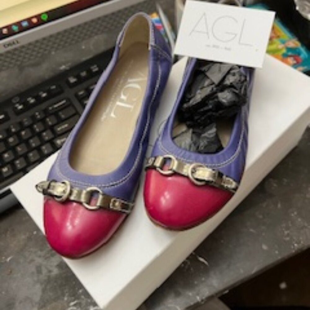 AGL womens Flats slightly worn, has orig box  sz 5.5